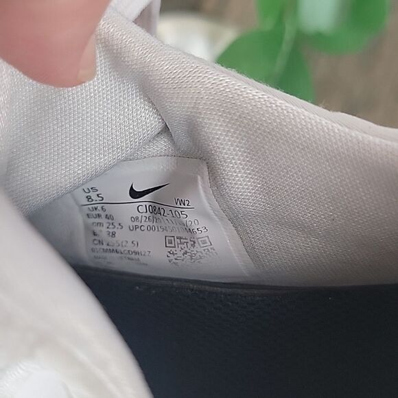 Nike women's Air Max Bella running shoe Size 8.5 - Picture 8 of 10